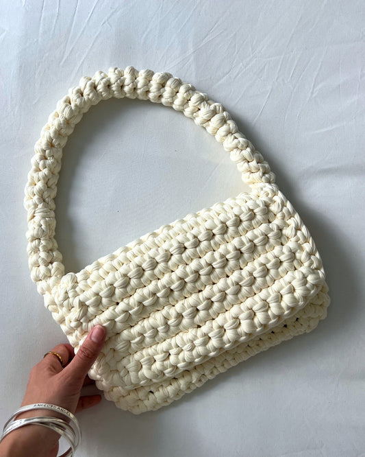India in Cream with chunky handle